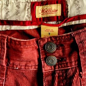 Hollister juniors size 7 corduroy pants in maroon